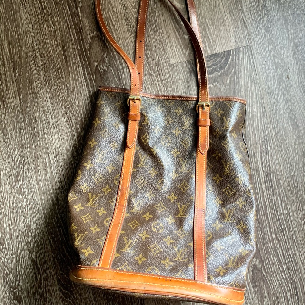 Vintage Louis Vuitton Monogram bucket bag